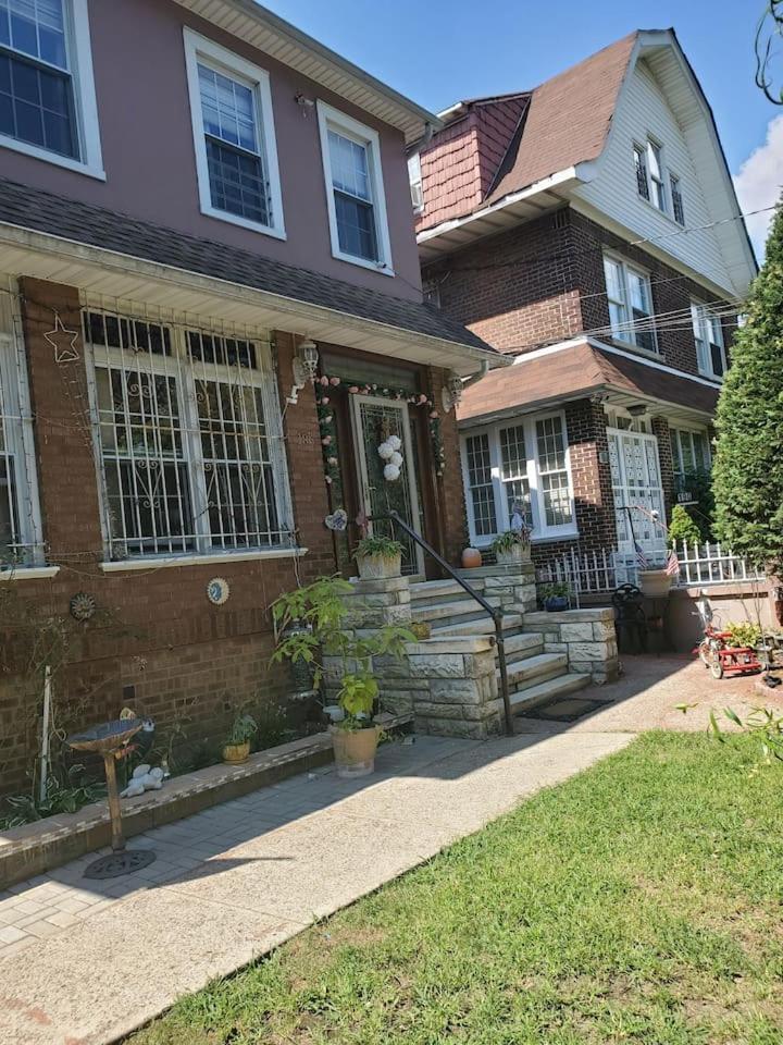 Lovely 2 Bedroom Apartment With 2 Entrance And Parking New York Exterior foto
